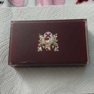Lady Elgin Watch Case Vintage Lion Crest Velvet Inside